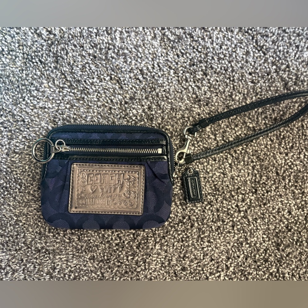 Coach Poppy op Art navy wristlet